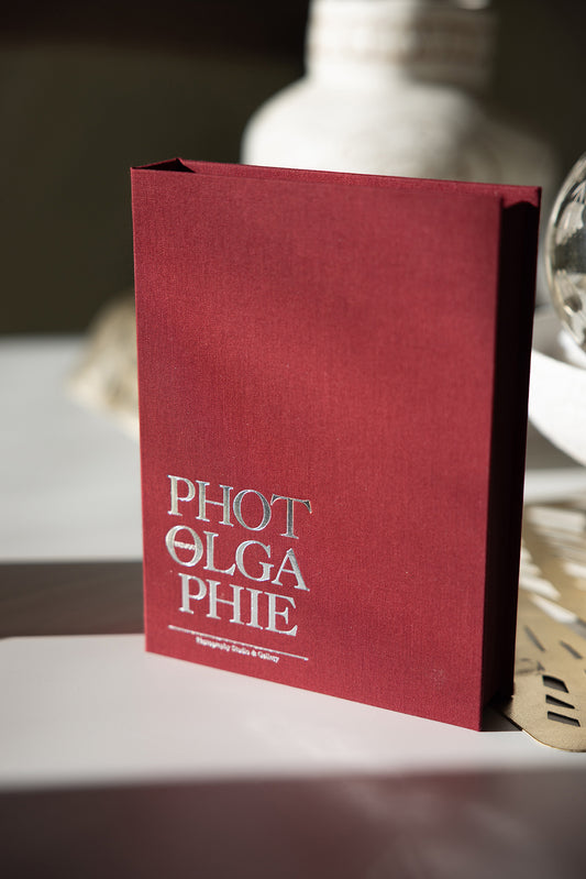 PHOTOLGAPHIE Photo Box with 20 prints